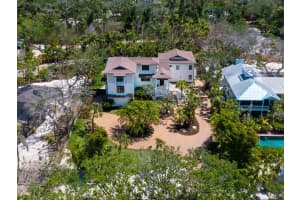 7333 POINT OF ROCKS ROAD, SARASOTA, FL 34242 - MLS#MFRA4651061
