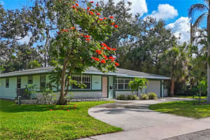 1773 South Dr, SARASOTA