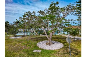 1722 HAZELWOOD STREET, SARASOTA, FL 34231 - MLS#MFRA4651116