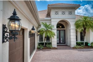 6919 DOMINION LANE, LAKEWOOD RANCH, FL 34202 - MLS#MFRA4651129