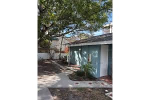 170 Roosevelt Dr #5, SARASOTA