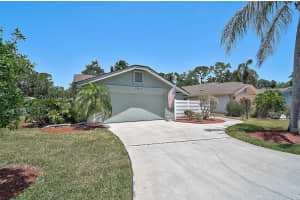 7817 PINE TRACE DRIVE, SARASOTA, FL 34243 Sold 11/24/25