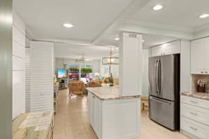 7100 GULF DRIVE, HOLMES BEACH, FL 34217 Sold 11/07/25