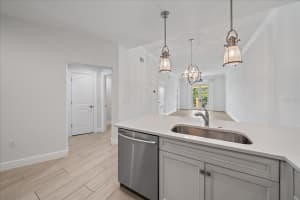 555 ORANGE AVENUE, SARASOTA, FL 34236 Sold 12/12/25