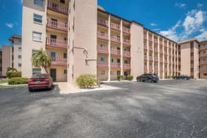 4015 Lake Bayshore Dr #108, BRADENTON