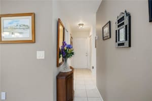 3662 BONAVENTURE COURT, SARASOTA, FL 34243 - MLS#MFRA4651408