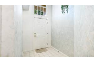 7044 WOODSIDE OAKS CIRCLE, SARASOTA, FL 34231 - MLS#MFRA4651478