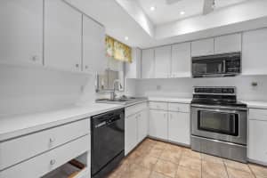 2749 RIVERBLUFF PLACE, SARASOTA, FL 34231 Sold 09/16/25