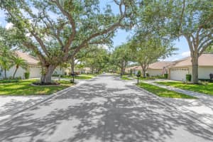 3263 WOODBERRY LANE, SARASOTA, FL 34231 Sold 11/20/25