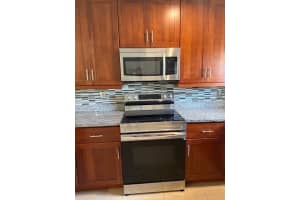 2616 HIDDEN LAKE DRIVE, SARASOTA, FL 34237 - MLS#MFRA4651891