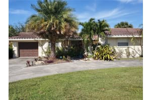 2745 Cardwell Way, SARASOTA