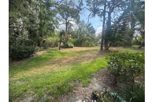 647 WOODLAWN DRIVE, BRADENTON, FL 34210 - MLS#MFRA4651994