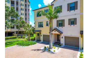 5561 CANNES CIRCLE, SARASOTA, FL 34231 - MLS#MFRA4652063