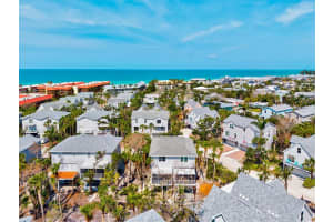 6250 HOLMES BOULEVARD, HOLMES BEACH, FL 34217 Sold 07/04/25