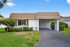 2733 RIVERBLUFF PLACE, SARASOTA, FL 34231 - MLS#MFRA4652228
