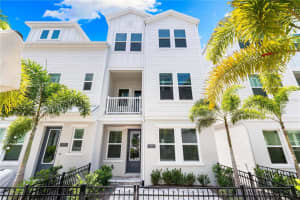2408 Ezzell Ct, SARASOTA