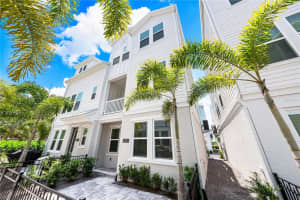 2408 EZZELL COURT, SARASOTA, FL 34237 - MLS#MFRA4652357