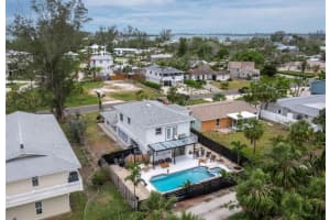 580 Russell St, LONGBOAT KEY
