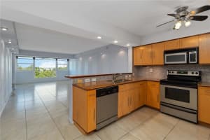 33 GULFSTREAM AVENUE, SARASOTA, FL 34236 - MLS#MFRA4652399