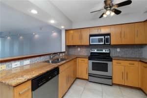 33 GULFSTREAM AVENUE, SARASOTA, FL 34236 - MLS#MFRA4652399