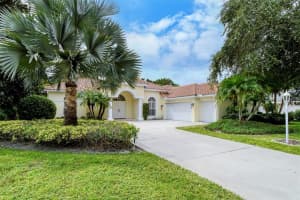 6628 Saint James Xing, UNIVERSITY PARK