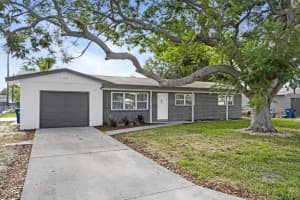 3303 32nd St W, BRADENTON
