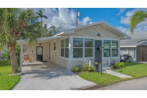 13 Oak St, BRADENTON