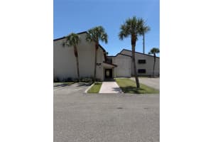 7273 Cloister Dr #121, SARASOTA