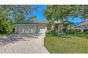 4920 Woodhurst Dr, SARASOTA