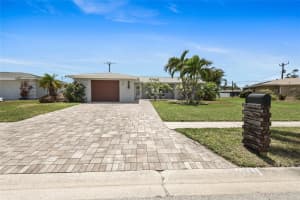 6841 ROXBURY DRIVE, SARASOTA, FL 34231 Sold 07/14/25