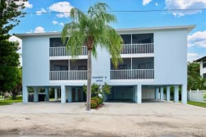 3703 5TH AVENUE, HOLMES BEACH, FL 34217 Sold 07/09/25