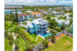 3702 5TH AVENUE, HOLMES BEACH, FL 34217 - MLS#MFRA4652863