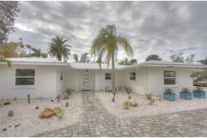 306 Island Cir, SARASOTA