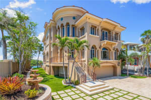 290 N Washington Dr, SARASOTA