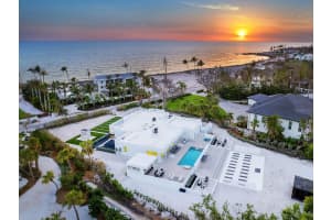 7647 Sanderling Rd, SARASOTA