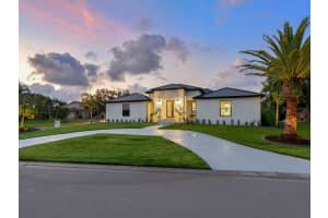 180 Lookout Point Dr, OSPREY