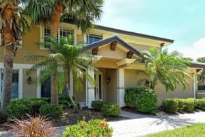 6552 Moorings Point Cir #201, LAKEWOOD RANCH