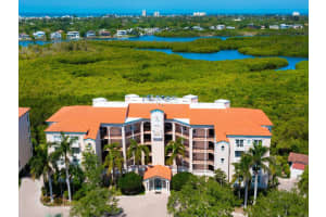 5420 Eagles Point Cir #106, SARASOTA