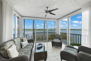 1280 DOLPHIN BAY WAY, SARASOTA, FL 34242 - MLS#MFRA4653225