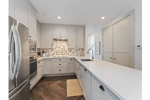 750 TAMIAMI TRAIL, SARASOTA, FL 34236 - MLS#MFRA4653329