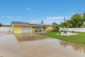 212 66TH AVENUE DRIVE, BRADENTON, FL 34207 - MLS#MFRA4653345