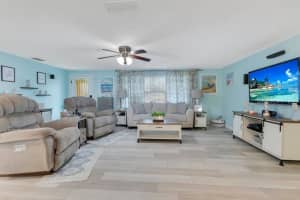 212 66TH AVENUE DRIVE, BRADENTON, FL 34207 - MLS#MFRA4653345