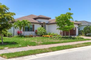 8020 CLEARWATER COURT, SARASOTA, FL 34241 - MLS#MFRA4653493