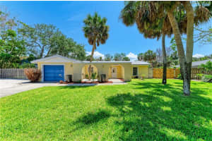 5223 Shadow Lawn Dr, SARASOTA