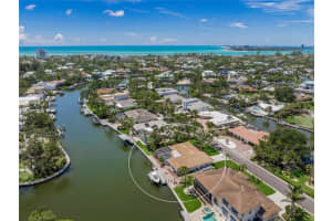 572 COMMONWEALTH LANE, SARASOTA, FL 34242 Sold 07/31/25