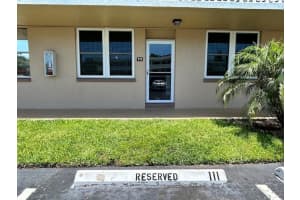 5095 Bay St Ne #111, ST PETERSBURG