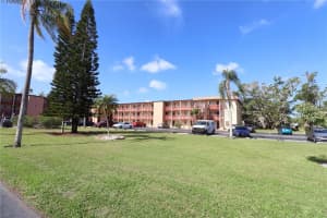 4206 Heron Way #b305, BRADENTON