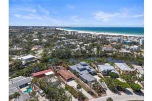 30 Island Cir, SARASOTA