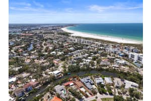 30 ISLAND CIRCLE, SARASOTA, FL 34242 - MLS#MFRA4653880