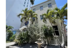 1345 2nd St, SARASOTA